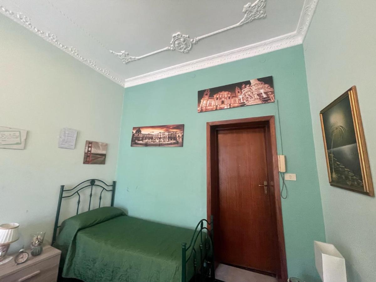 Maya'S Apartment Close To Ballaro Market And Central Station Palermo Exterior foto